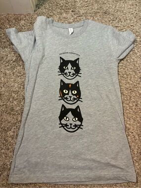 Gray Cat Philbrook Art Museum TulsaGraphic T-Shirt